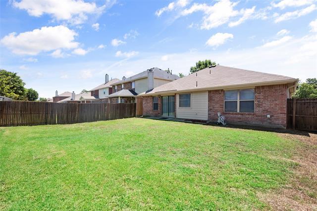 2872 Park Pl Dr in Grand Prairie, TX - Building Photo - Building Photo