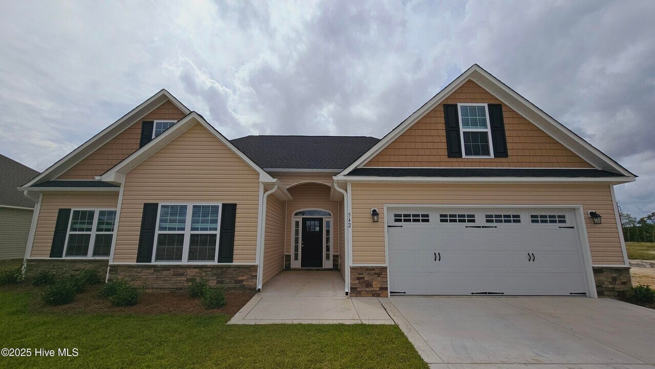 542 Appalachian Trl N in Jacksonville, NC - Building Photo