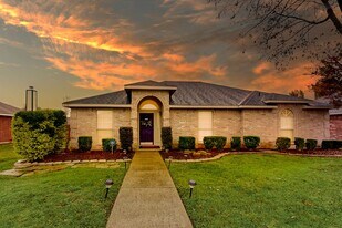 7218 Maplewood Dr in Rowlett, TX - Building Photo