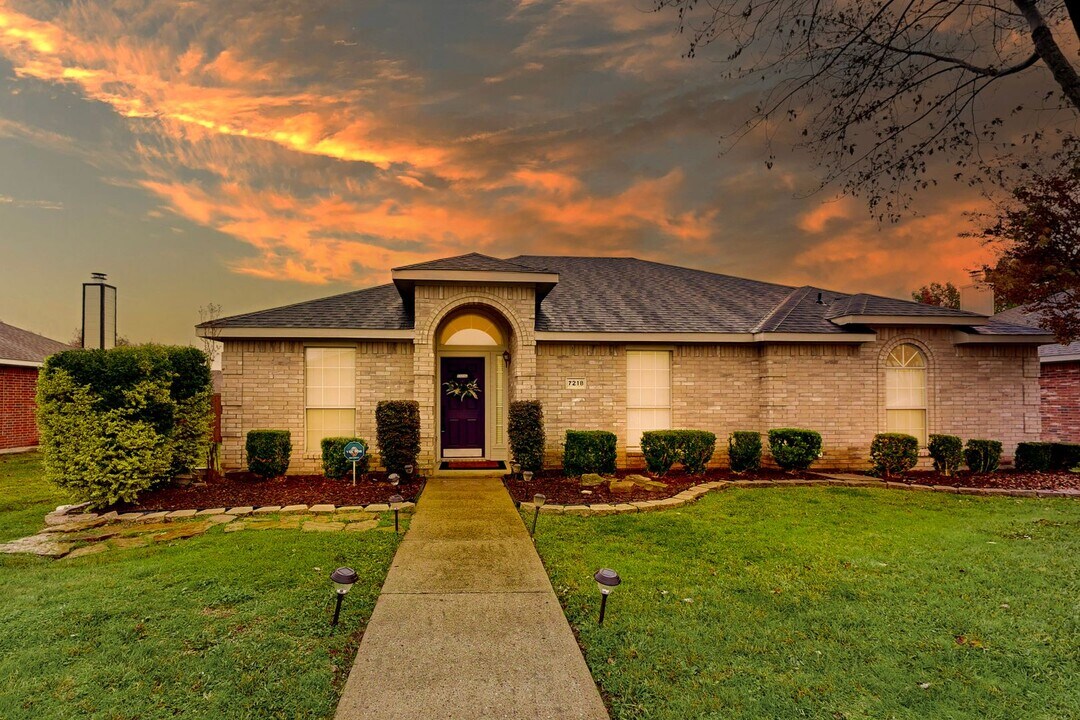 7218 Maplewood Dr in Rowlett, TX - Building Photo