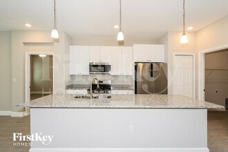 486 Harrisburg St SW in Palm Bay, FL - Foto de edificio - Building Photo