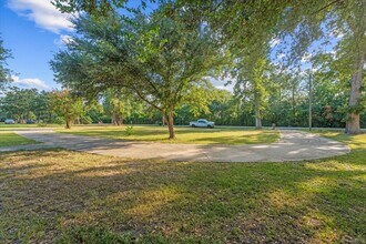 19435 Haude Rd in Spring, TX - Foto de edificio - Building Photo