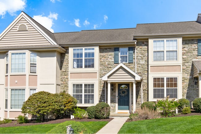 property at 622 Royal View Dr