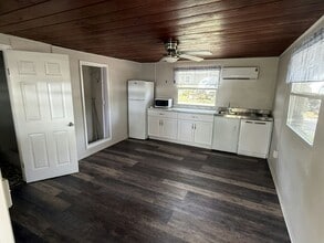14035 W River Rd in Inglis, FL - Building Photo - Building Photo