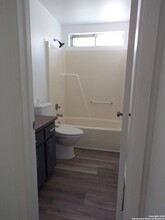 4163 Freestone St in San Antonio, TX - Building Photo - Building Photo