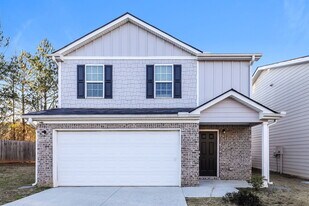 12026 Quail Dr in Hampton, GA - Building Photo