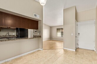 1402 E Guadalupe Rd in Tempe, AZ - Building Photo - Building Photo