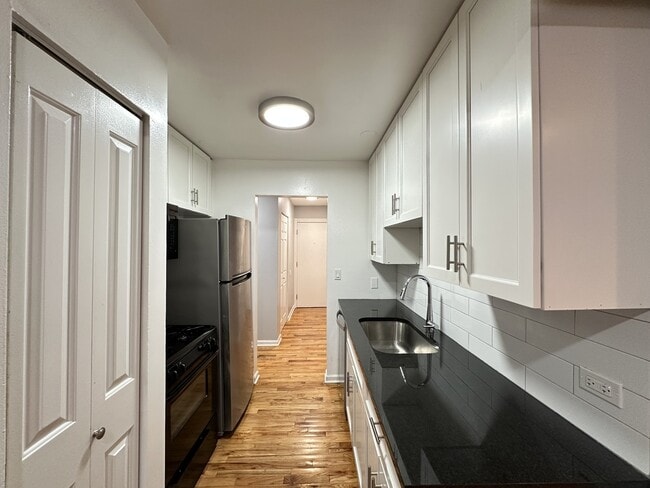 6954 N Sheridan Rd in Chicago, IL - Foto de edificio - Building Photo