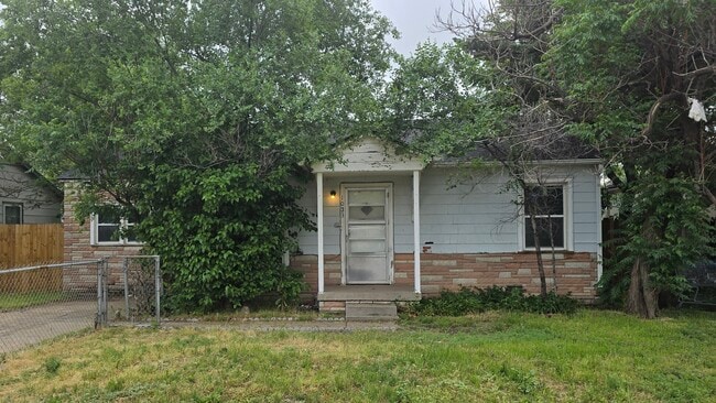 property at 1033 Dunaway St