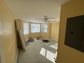 20 Seacliff Ave, Unit 2 bedroom in Old Orchard Beach, ME - Building Photo - Building Photo