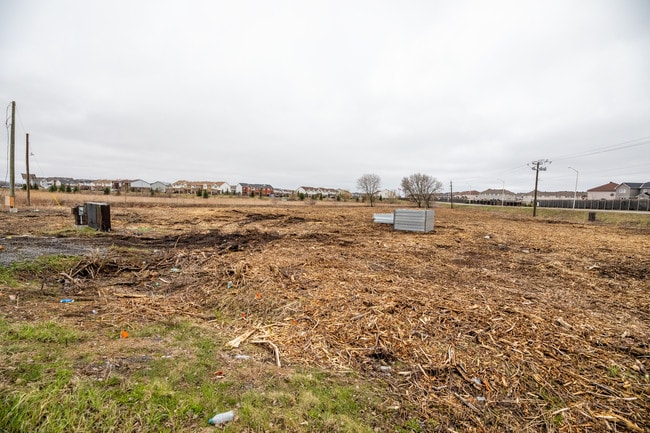 Eagle Pointe in Kanata, ON - Building Photo - Building Photo