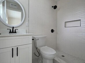 3128 Bay St in Sarasota, FL - Building Photo - Building Photo