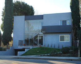 The Camarillo Avenue Apartments in North Hollywood, CA - Foto de edificio - Building Photo