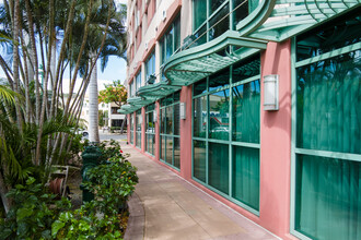 One Archer Lane in Honolulu, HI - Building Photo - Building Photo