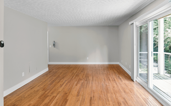 Somerset Apartments in Cincinnati, OH - Building Photo - Building Photo