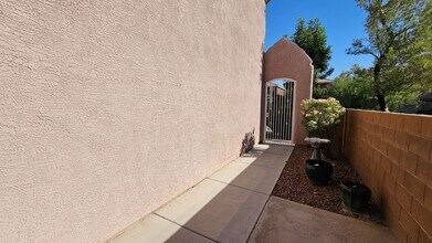 9267 Grassy Weep Ct in Las Vegas, NV - Building Photo - Building Photo