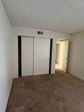 1201 S McClintock Dr in Tempe, AZ - Foto de edificio - Building Photo