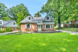 1009 Renfield Rd in Cleveland Heights, OH - Building Photo - Building Photo