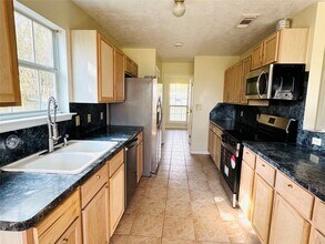 17202 E Shawnee in Baytown, TX - Building Photo - Building Photo