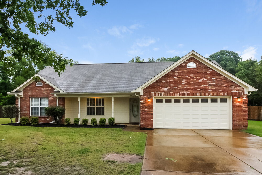 3412 Pendulum Dr E in Hernando, MS - Building Photo