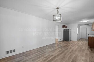 5946 Dunn Rd in Mableton, GA - Building Photo - Building Photo