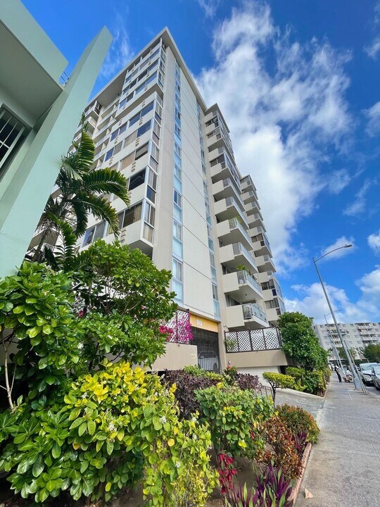 1624 Kanunu St in Honolulu, HI - Building Photo