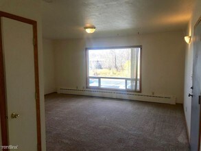 135 N Alaska St-Unit -Apt 5 in Palmer, AK - Building Photo - Building Photo