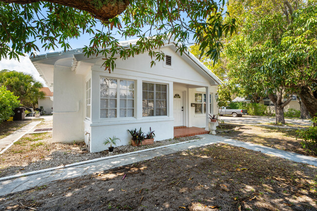 4815 N Flagler Dr in West Palm Beach, FL - Foto de edificio - Building Photo