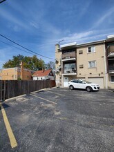 1283 E Washington St, Unit H in Des Plaines, IL - Building Photo - Building Photo