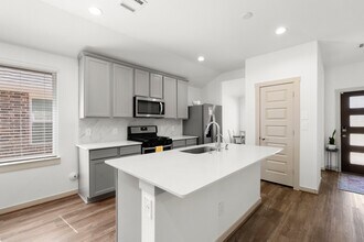 6919 Fleetwood Crescent Wy in Richmond, TX - Building Photo - Building Photo