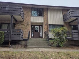 189 Sierra Vista Ln in Valley Cottage, NY - Building Photo