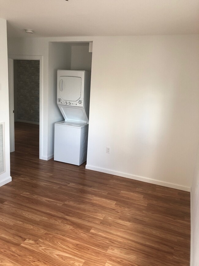 37 Rochester Ave in East Atlantic Beach, NY - Building Photo - Building Photo