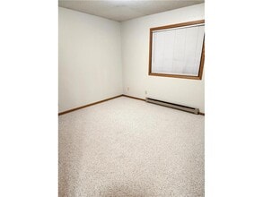 1504 Black Oak Ave-Unit -4 in Montevideo, MN - Building Photo - Building Photo