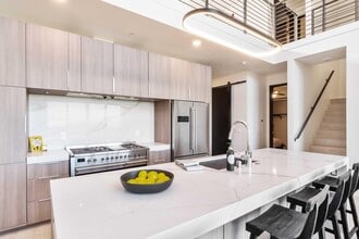 1430 Q Apartments in Sacramento, CA - Foto de edificio - Building Photo