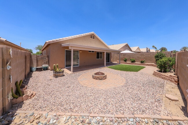 8070 N Wild Aster Way in Tucson, AZ - Building Photo - Building Photo