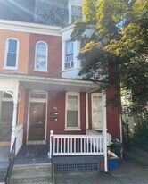 650 W King St in York, PA - Building Photo