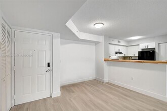 7808 Sonoma Springs Cir in Greenacres, FL - Building Photo - Building Photo