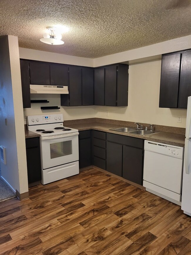 Rhoda Anne Apartments in McMinnville, OR - Foto de edificio - Building Photo