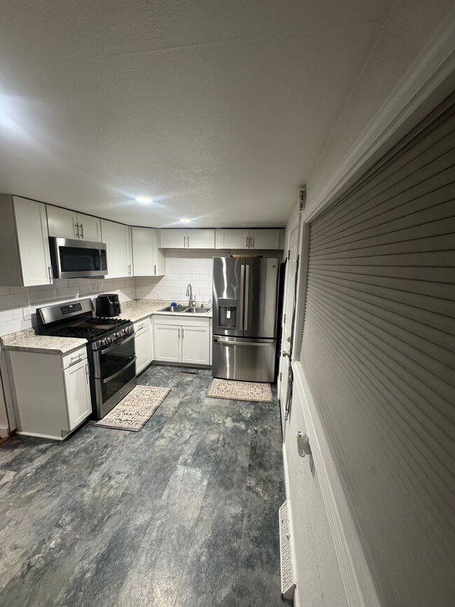 1728 Beacon Dr in Saginaw, MI - Foto de edificio - Building Photo