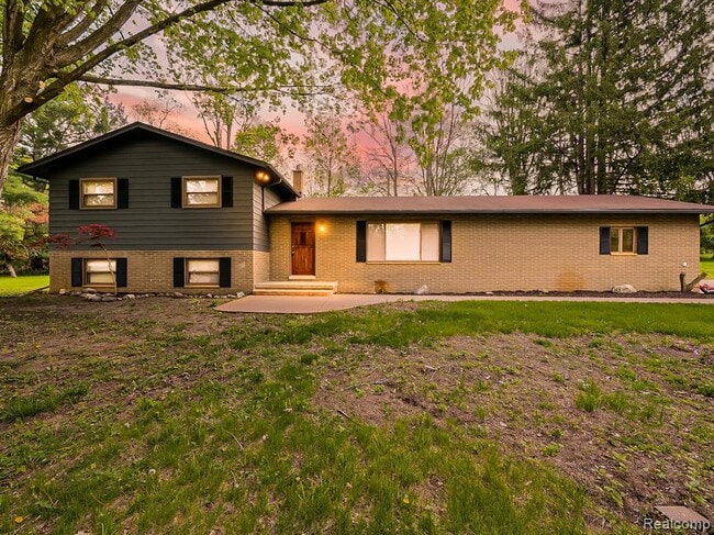 property at 7580 Thornwood St
