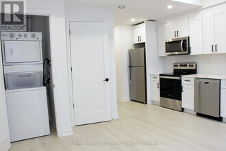 57 Carlisle St in St Catharines, ON - Building Photo - Building Photo