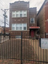 2344 W Barry Ave in Chicago, IL - Building Photo