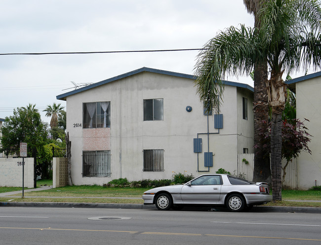 2614 Mcfadden Ave in Santa Ana, CA - Building Photo - Building Photo