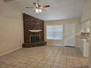 805 Regency Dr in Deer Park, TX - Foto de edificio - Building Photo