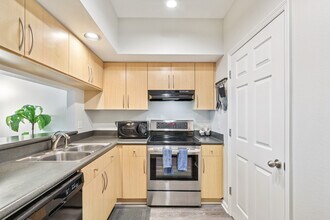 322 E Central Blvd, Unit 1805 in Orlando, FL - Foto de edificio - Building Photo