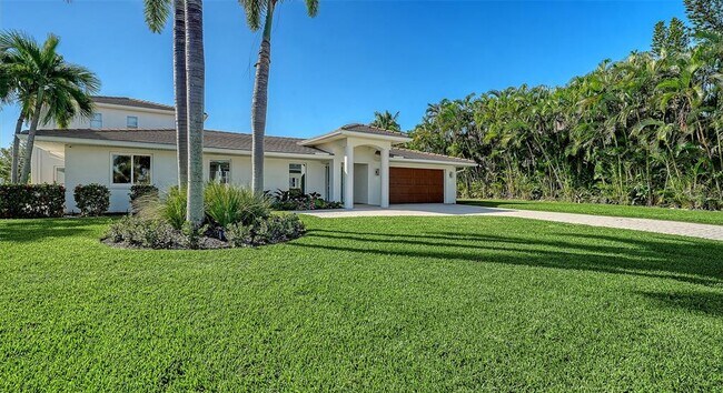 690 Old Compass Rd in Longboat Key, FL - Building Photo - Building Photo