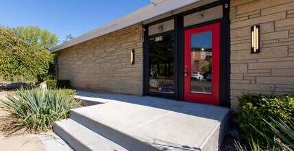Gateway at Skyline Apartments in Riverside, MO - Building Photo - Building Photo