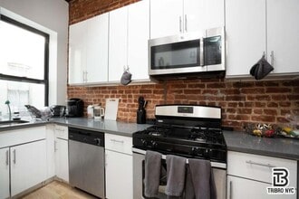 37 Monroe St in Wareham, MA - Building Photo - Building Photo