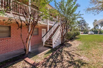 2105 Avenue N in Huntsville, TX - Building Photo - Building Photo