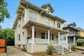 1919-1919 NE 10th Ave in Portland, OR - Building Photo - Building Photo
